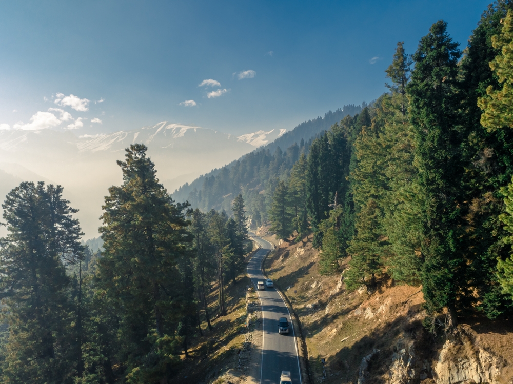 Road,To,Aharbal,Valley,,Jammu,And,Kashmir